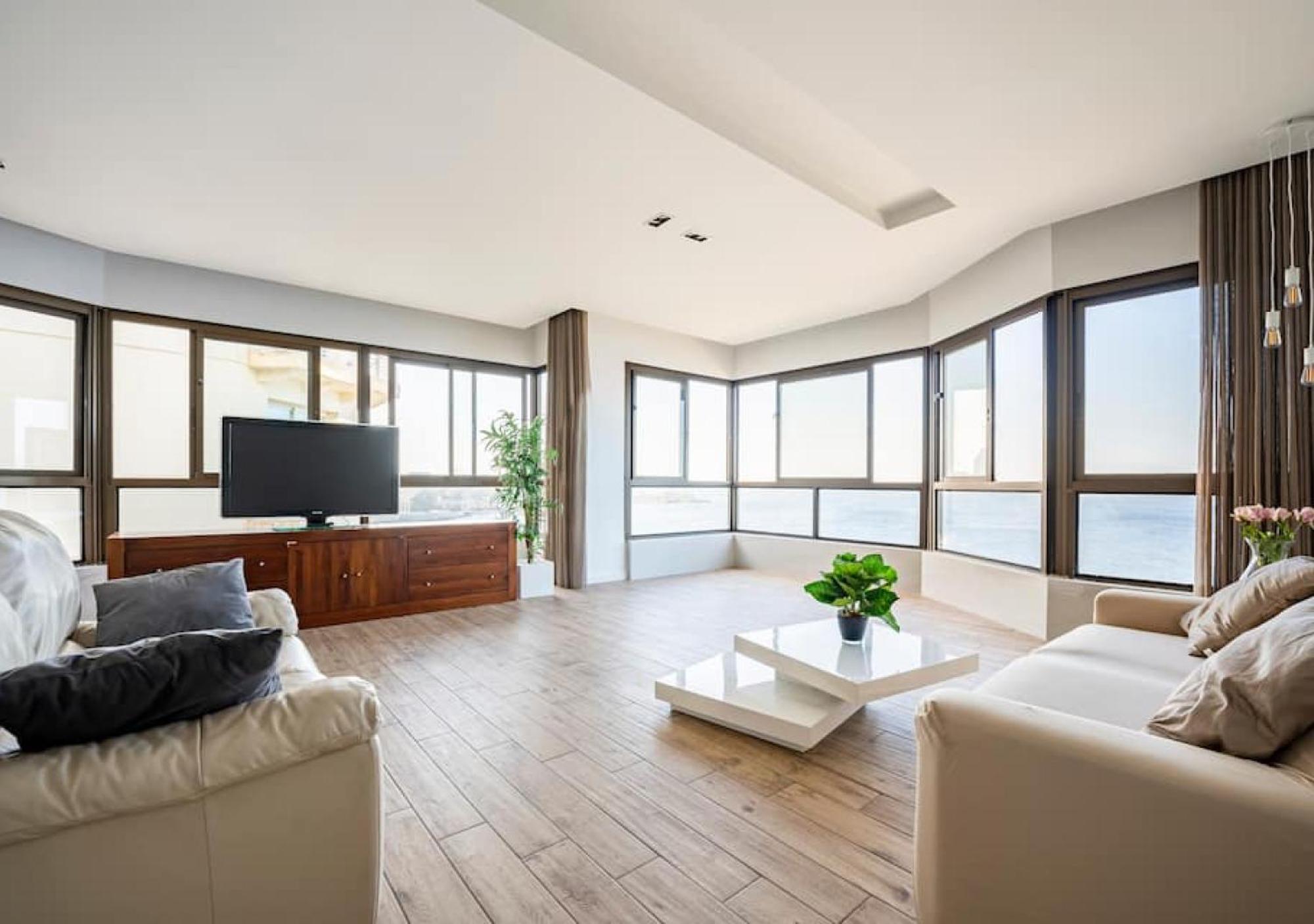 Sea View Luxury Haven Living & 3Bedrooms Seafront Слима Экстерьер фото