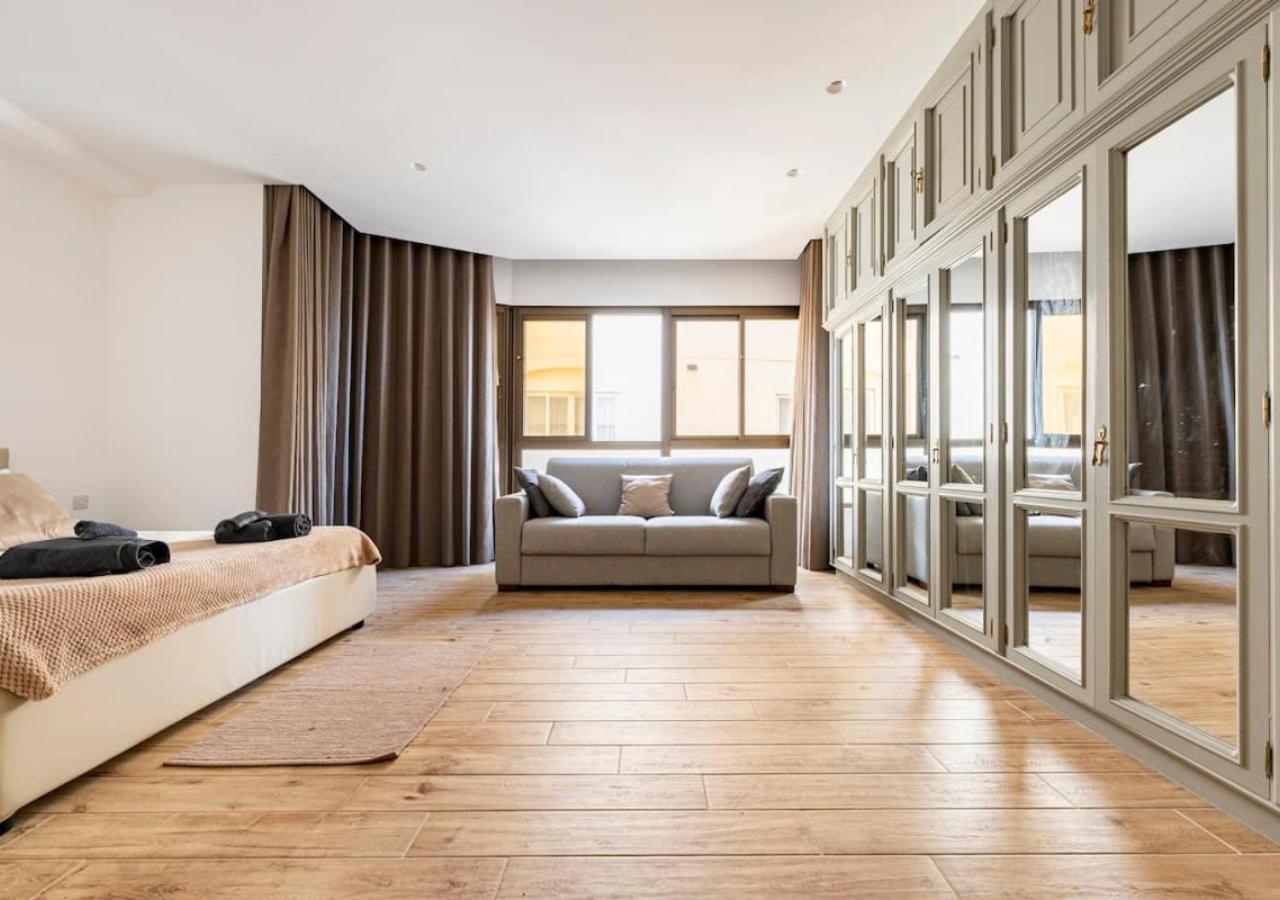 Sea View Luxury Haven Living & 3Bedrooms Seafront Слима Экстерьер фото