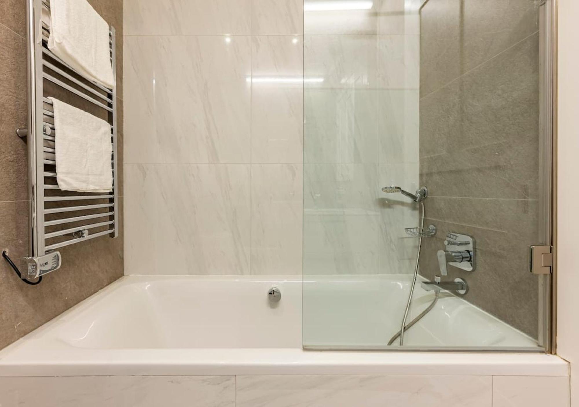 Sea View Luxury Haven Living & 3Bedrooms Seafront Слима Экстерьер фото