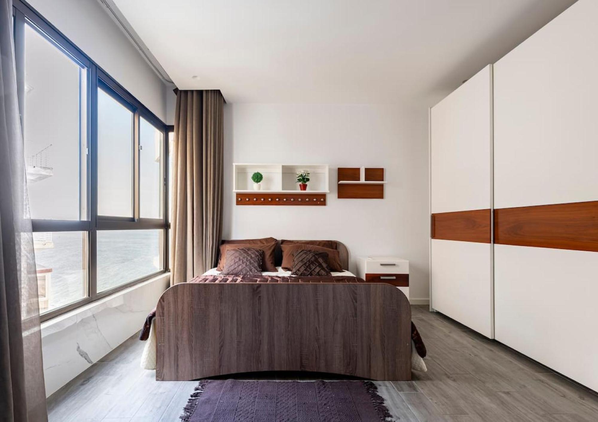 Sea View Luxury Haven Living & 3Bedrooms Seafront Слима Экстерьер фото
