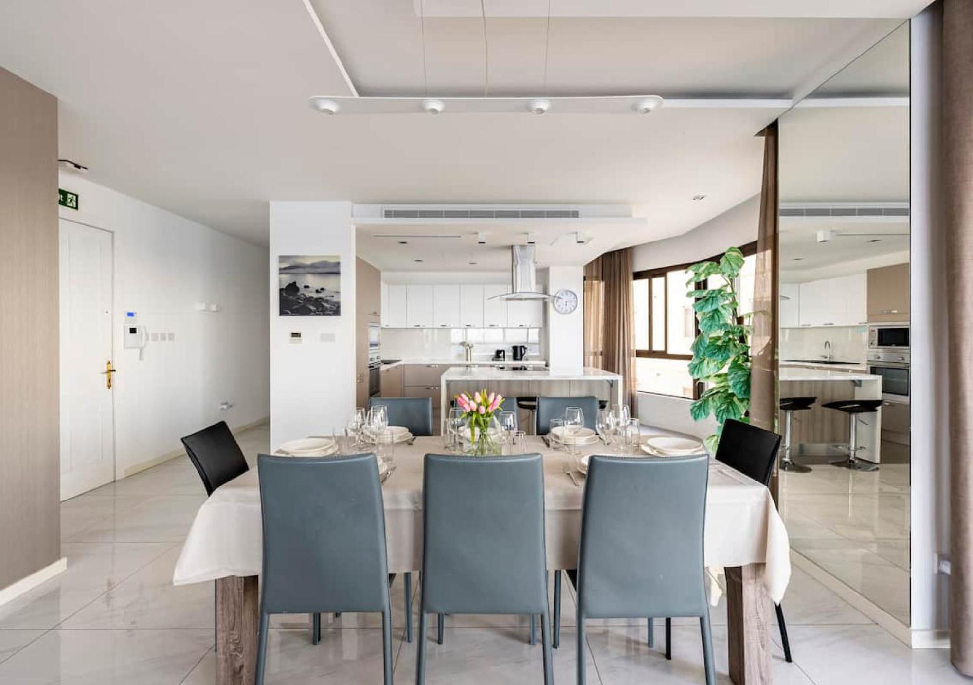 Sea View Luxury Haven Living & 3Bedrooms Seafront Слима Экстерьер фото