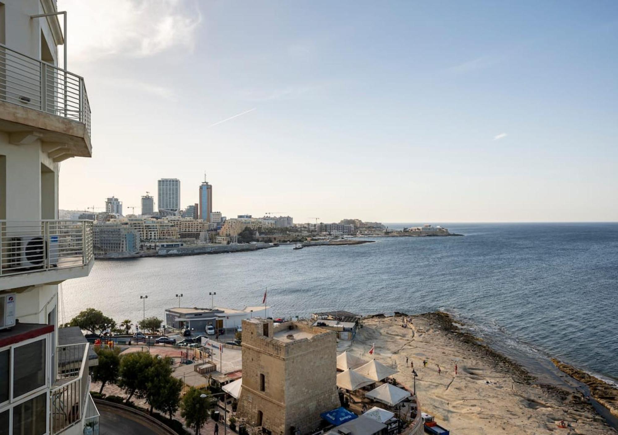 Sea View Luxury Haven Living & 3Bedrooms Seafront Слима Экстерьер фото