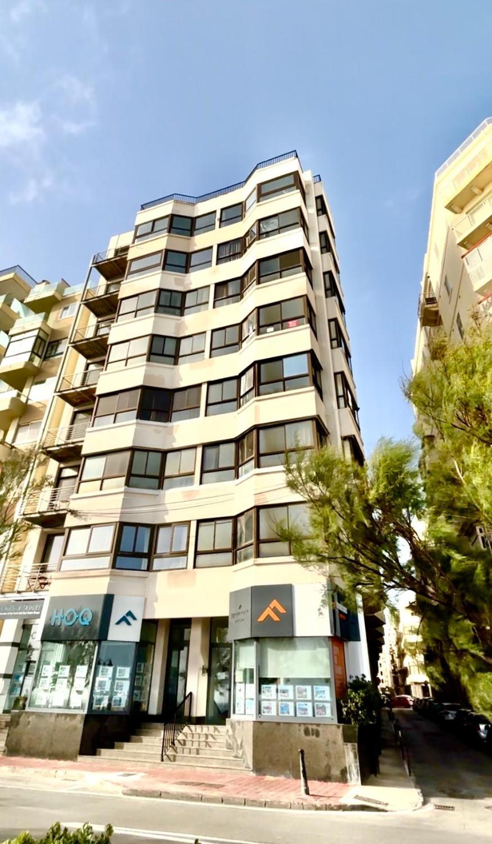 Sea View Luxury Haven Living & 3Bedrooms Seafront Слима Экстерьер фото