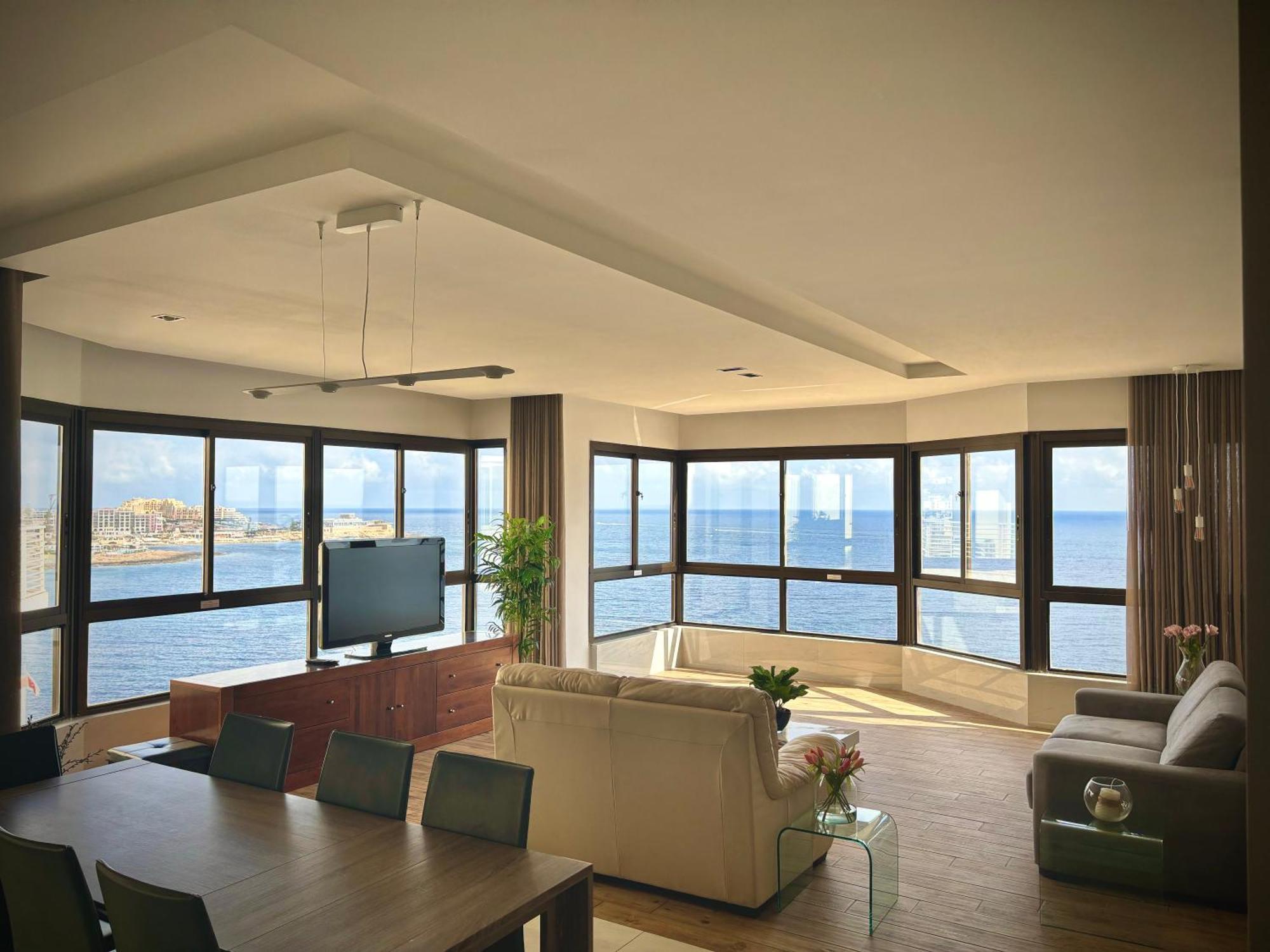 Sea View Luxury Haven Living & 3Bedrooms Seafront Слима Экстерьер фото